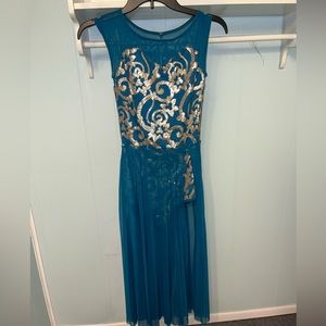 Adult Medium Dance Costume